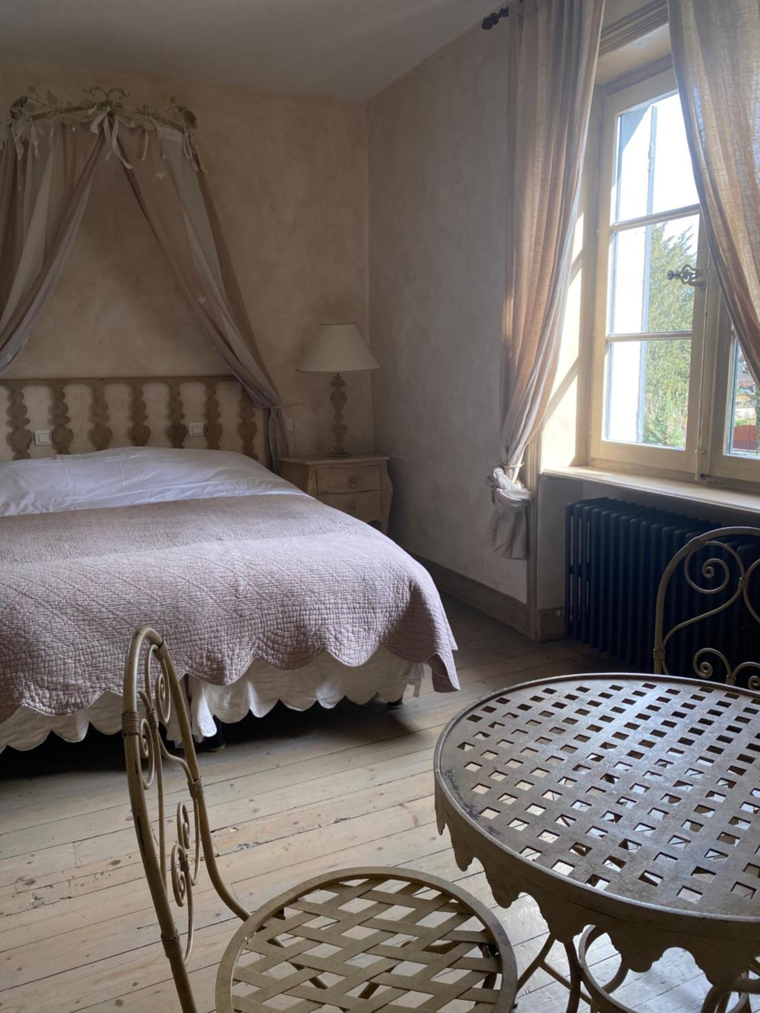 ホテル Les Jardins De La Tour Châtillon-sur-Chalaronne エクステリア 写真