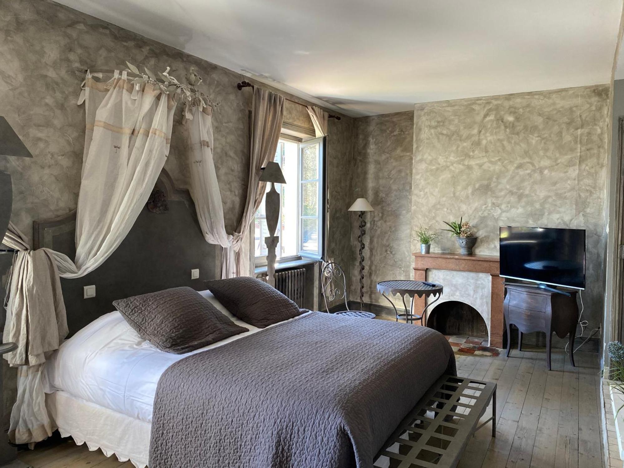 ホテル Les Jardins De La Tour Châtillon-sur-Chalaronne エクステリア 写真